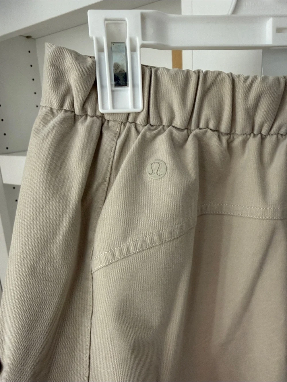 Lululemon Light Utilitech Cargo Pocket High-Rise Pant Sz 25 / 0 Natural Ivory